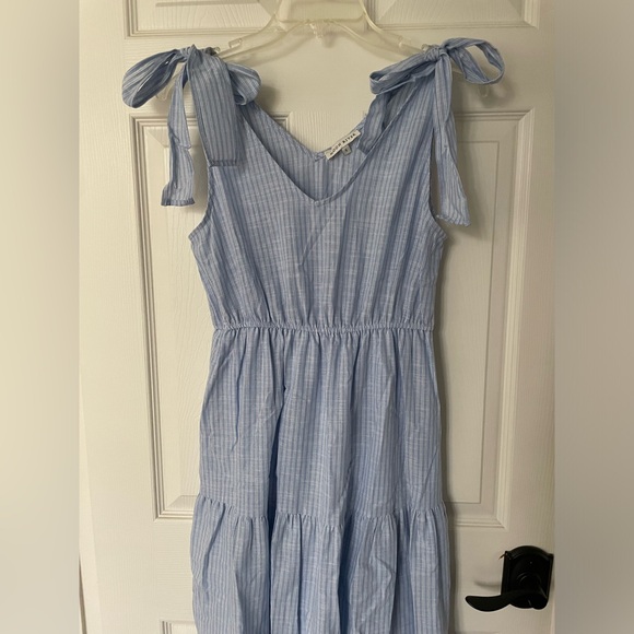 S: Cotton A-Line Sun Dress Blue/White PinStriped Tiered V neck NWOT new! - Picture 4 of 10